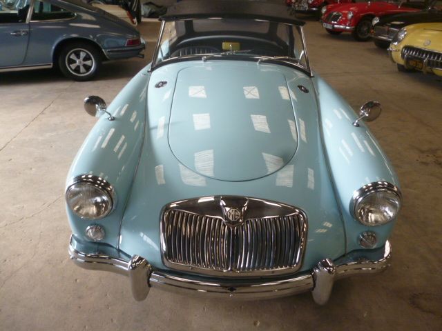 MGA 1957 Bleue 1